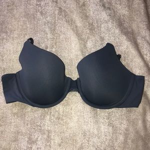Victoria’s Secret 34C bra